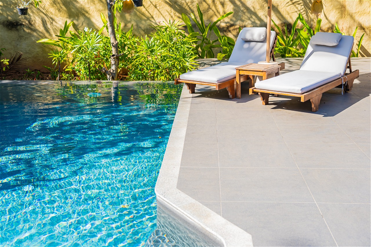 Hotel pool